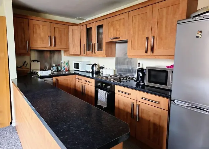 2 Bedroom Modern Stylish Apt In Glasgow City Centre